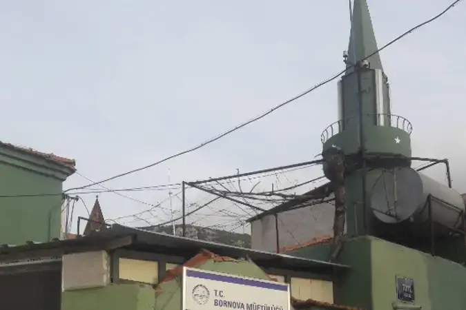 İzmir Bornova Pınarbaşı Yeni Cami kapak görseli