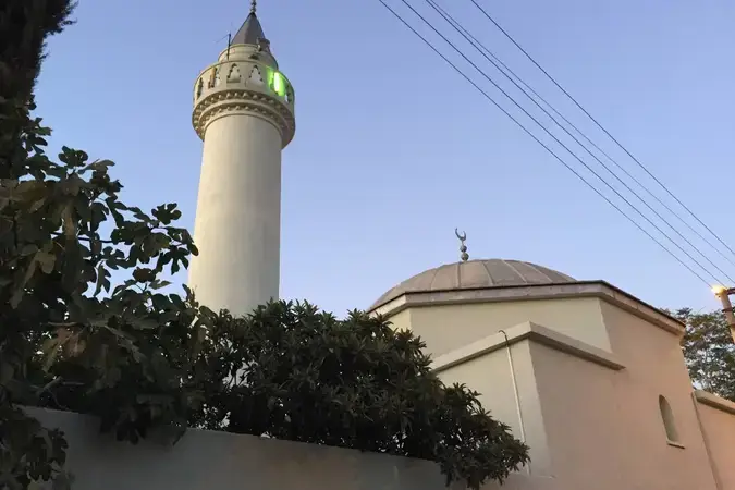 İzmir Bornova Pınarbaşı Yıkıkminare Cami kapak görseli