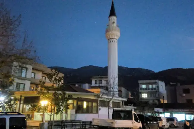 İzmir Bornova Pınarbaşı Çarşı Cami kapak görseli