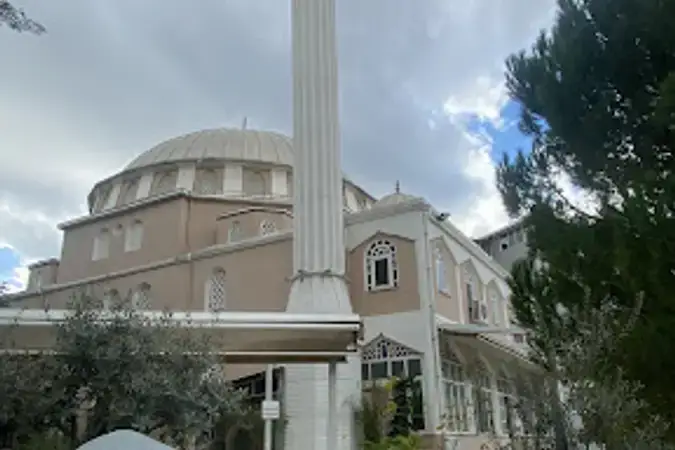İzmir Bornova Pınarbaşı Kuran Kursu Cami kapak görseli