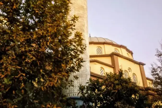 İzmir Bornova Sütçü Hacı Hasan Cami kapak görseli
