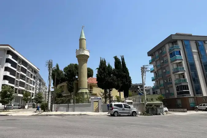 İzmir Bornova Yıkık Minare Cami kapak görseli