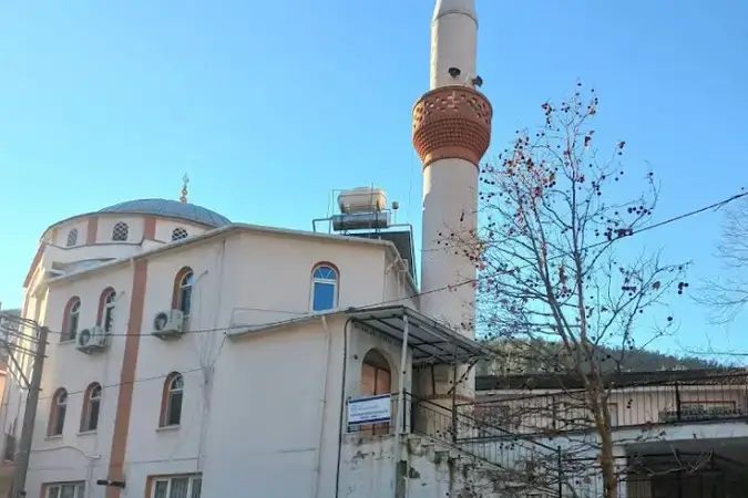 İzmir Buca Kaynaklar Merkez Mahallesi Cami kapak görseli