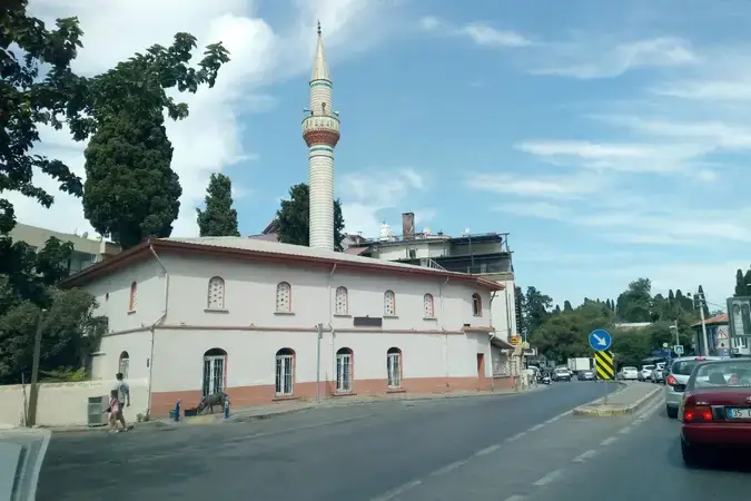 İzmir Buca Yerli Cami kapak görseli