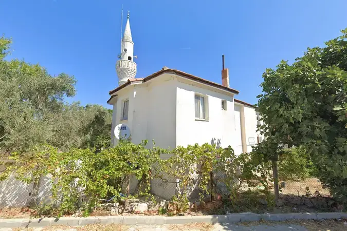 İzmir Çeşme Hakkı Ulukartal Cami kapak görseli