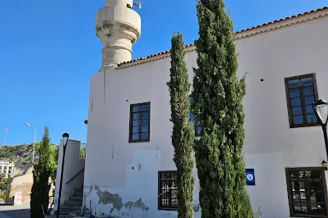İzmir Çeşme Pandrot Osmanağa Cami kapak görseli