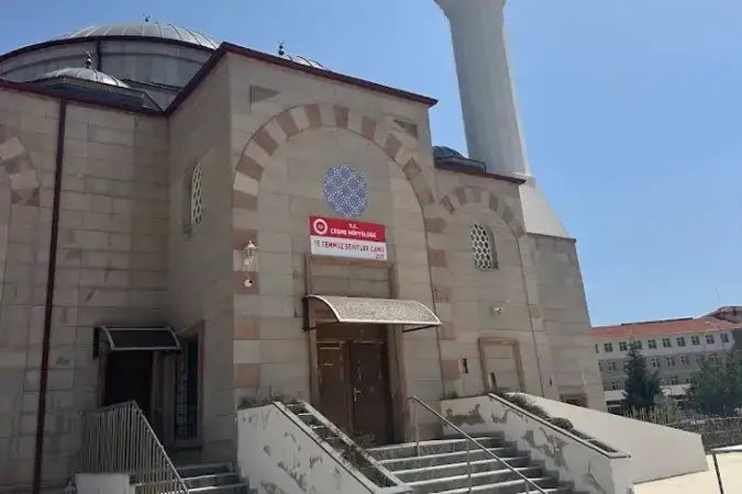 İzmir Çeşme Reisdere 15 Temmuz Şehitler Cami kapak görseli
