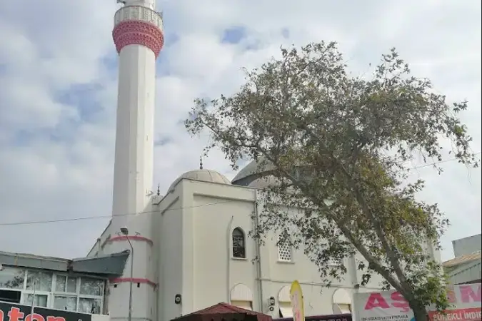 İzmir Çiğli Çarşı Cami kapak görseli