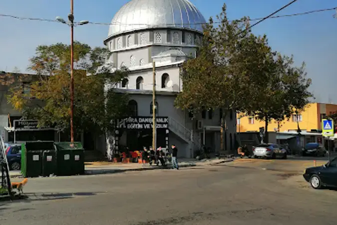İzmir Çiğli Harmandalı Merkez Cami kapak görseli