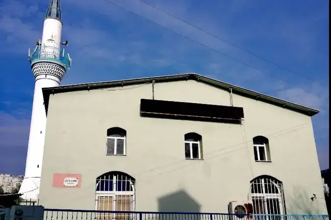 İzmir Çiğli Orta Cami kapak görseli