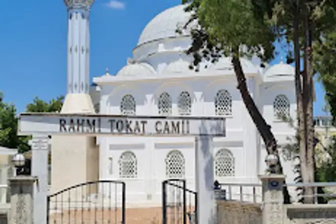 İzmir Dikili Çandarlı Rahmi Tokat Cami kapak görseli
