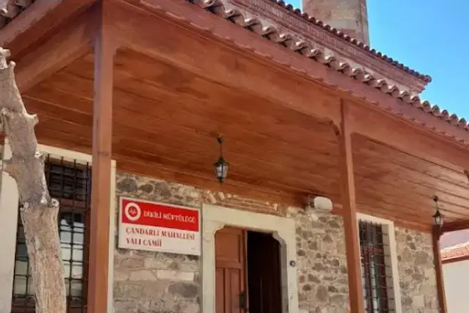İzmir Dikili Çandarlı Yalı Cami kapak görseli
