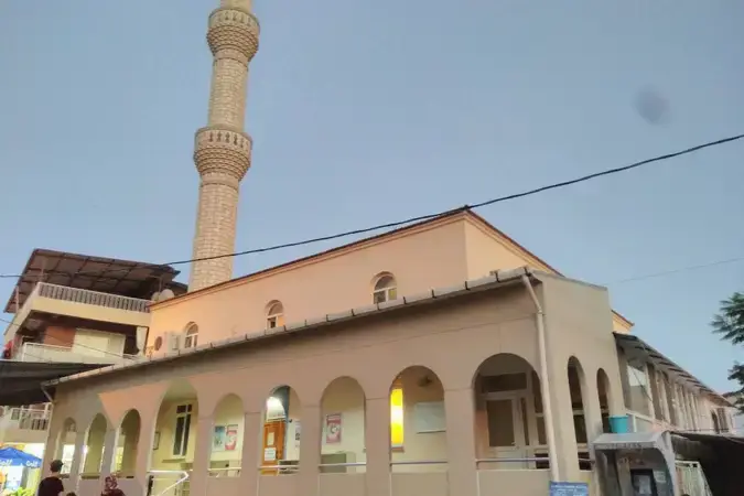 İzmir Dikili Bademli Köyü Cami kapak görseli