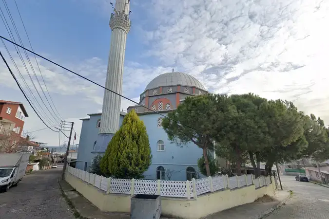 İzmir Gaziemir Menderes Mahallesi Birlik Cami kapak görseli