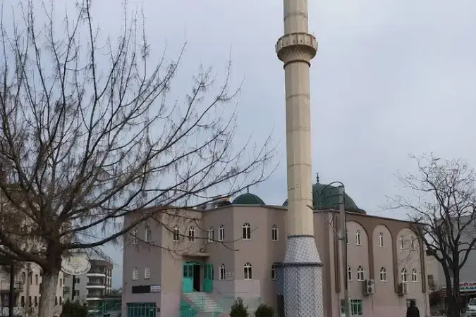 İzmir Karabağlar Bozyaka Sevgi Cami kapak görseli