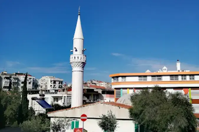 İzmir Karabağlar Hacı Arif Küçükdoğan Cami kapak görseli