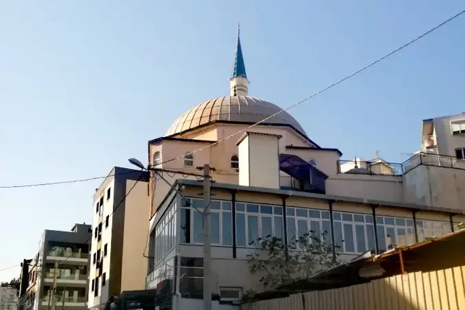 İzmir Karabağlar Helalpara Cami kapak görseli