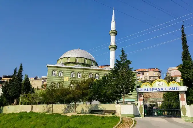 İzmir Karabağlar Lalepaşa Camii kapak görseli