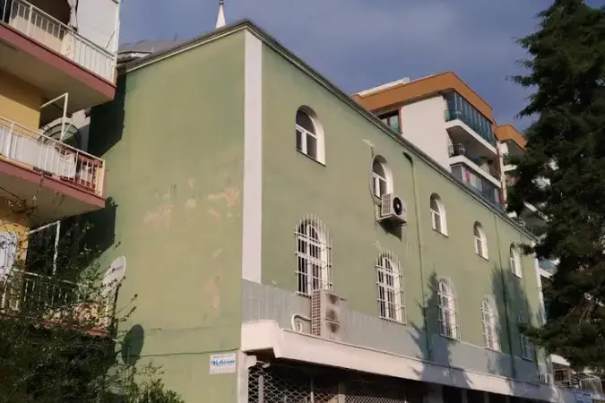 İzmir Karabağlar Poligon Muammer Akar Cami kapak görseli