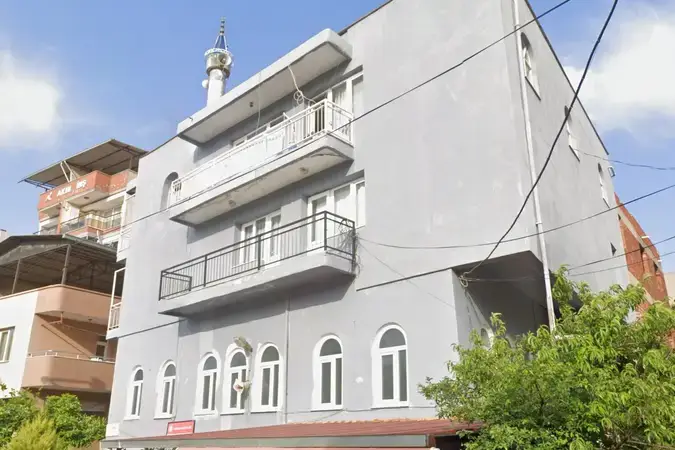 İzmir Karabağlar Vakıf Cami kapak görseli