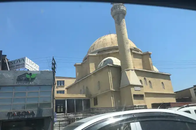 İzmir Karabağlar Yenidoğan Cami kapak görseli