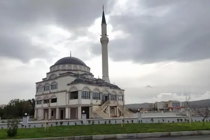 İzmir Karabağlar Yeşilyurt Güven Cami kapak görseli