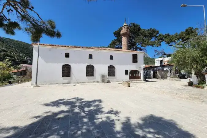İzmir Karaburun Abdullahağa Cami kapak görseli