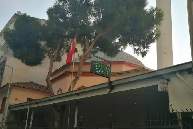 İzmir Karşıyaka Alaybey Camii kapak görseli
