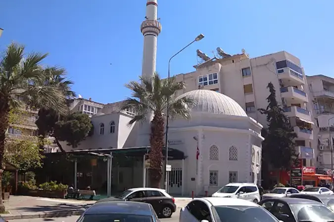 İzmir Karşıyaka Bostanlı Camii kapak görseli
