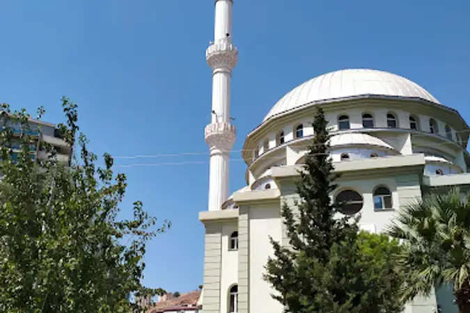 İzmir Karşıyaka H. Ali Gültekin Cami kapak görseli