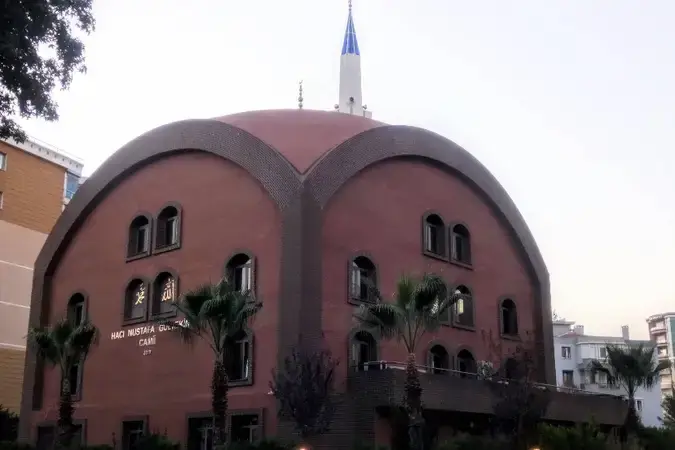 İzmir Karşıyaka Hacı Mustafa Gültekin Camii kapak görseli