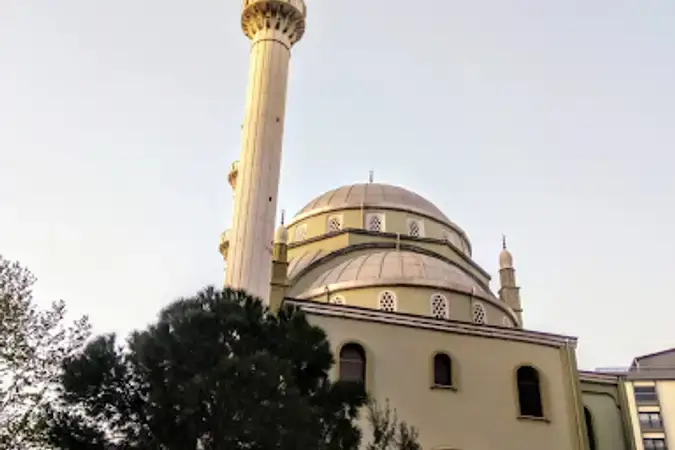İzmir Karşıyaka İmbatlı Merkez Cami kapak görseli