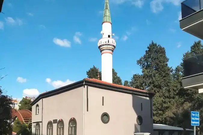 İzmir Karşıyaka Osman Paşa Camii kapak görseli