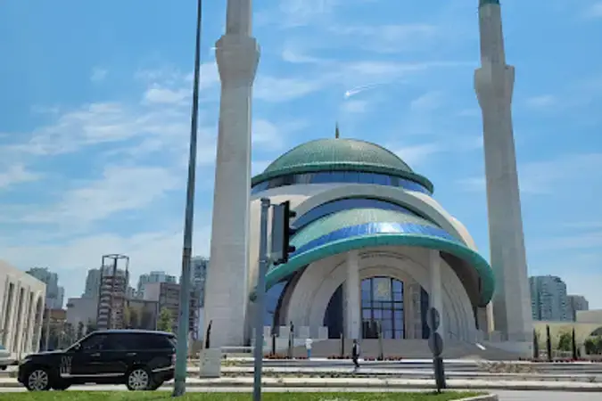 İzmir Karşıyaka Memur Kardeşler Camii kapak görseli
