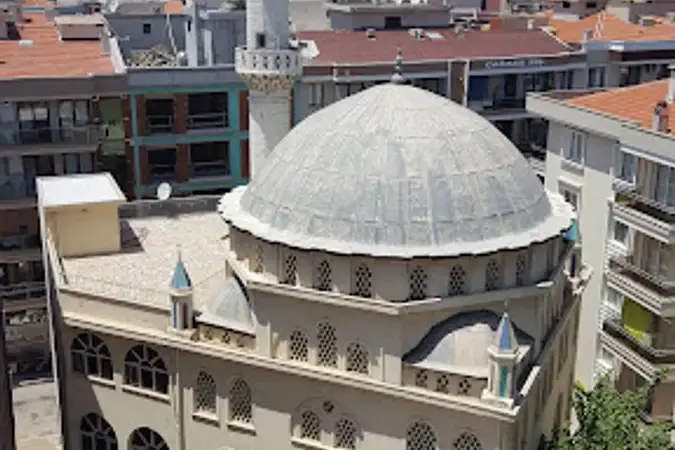 İzmir Karşıyaka Şemikler Çamlık Camii kapak görseli