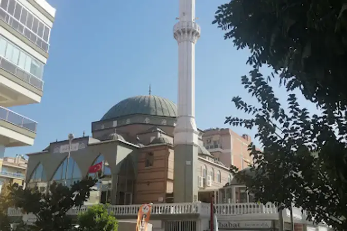 İzmir Karşıyaka Şemikler Merkez Camii kapak görseli