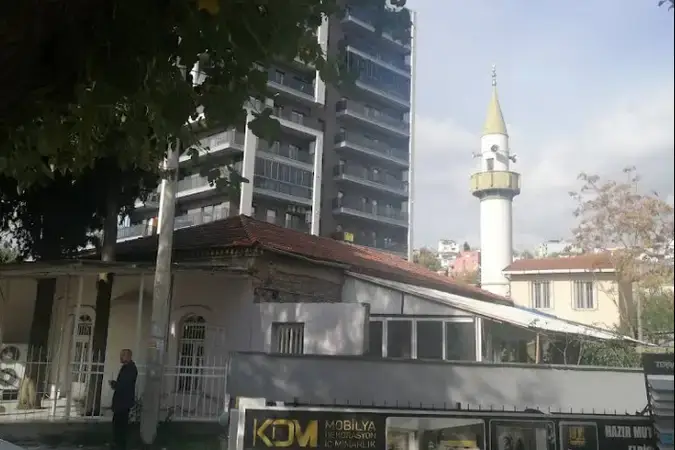 İzmir Karşıyaka Serinkuyu Cami kapak görseli