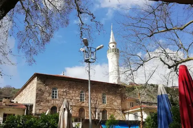 İzmir Kemalpaşa Çarşı Cami kapak görseli
