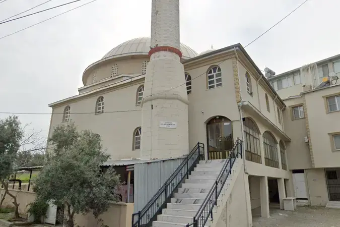 İzmir Kemalpaşa Çelebiyaka Cami (Hacı Cuma Uzunlar Cami) kapak görseli