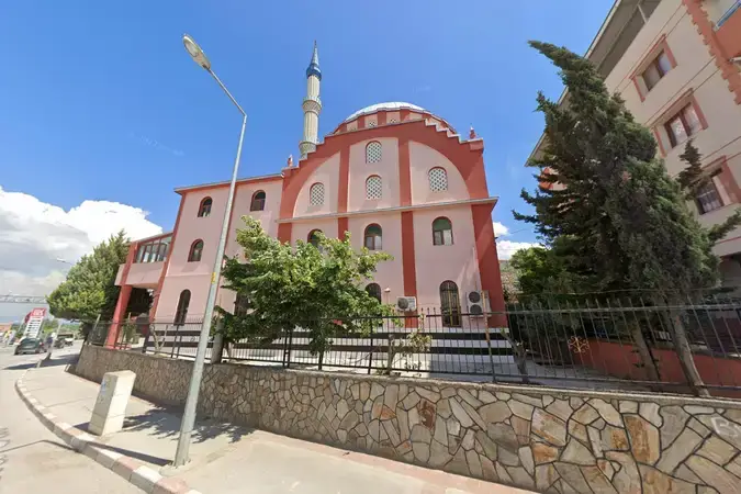 İzmir Kemalpaşa Rabia Hatun Cami kapak görseli