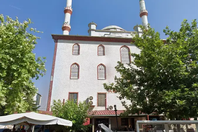 İzmir Kemalpaşa Ulucak Çarşı (Merkez) Cami kapak görseli