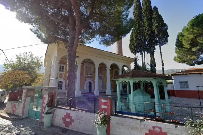 İzmir Kınık Pekmezpazarı Cami kapak görseli