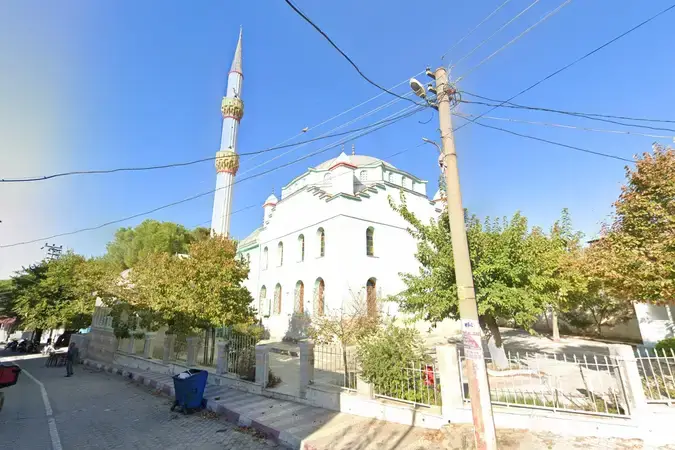 İzmir Kınık Poyracık Orta Cami kapak görseli