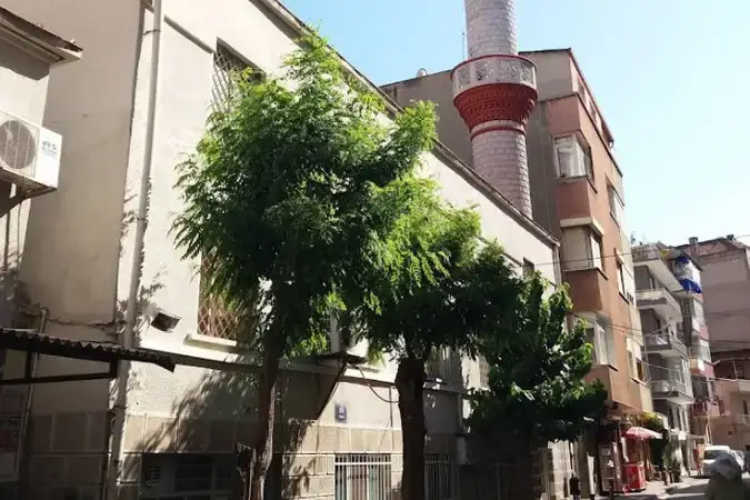 İzmir Konak Yüzbaşı Hasanağa Cami kapak görseli