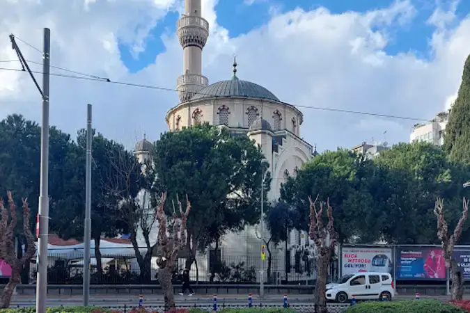 İzmir Konak Alsancak Hocazade Cami kapak görseli