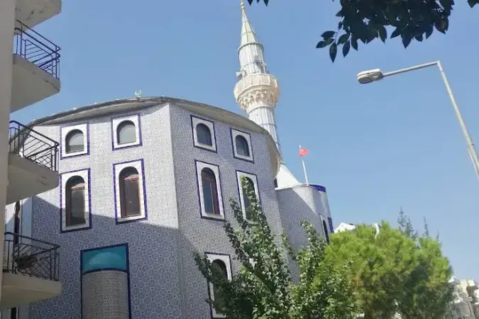 İzmir Konak Güzelyalı Yeni Cami kapak görseli
