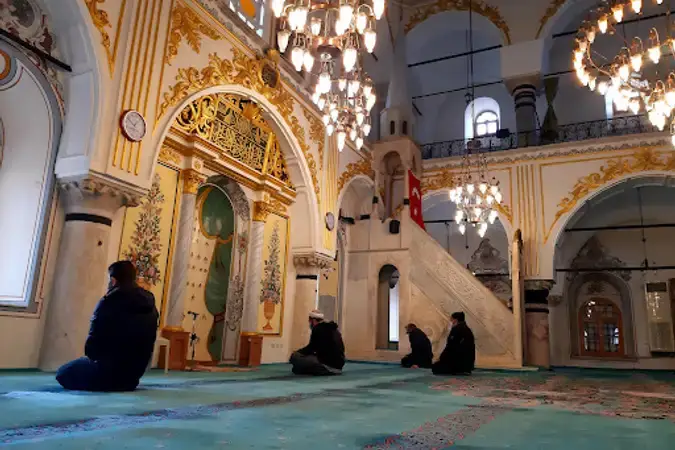 İzmir Konak Şadırvanaltı Cami kapak görseli
