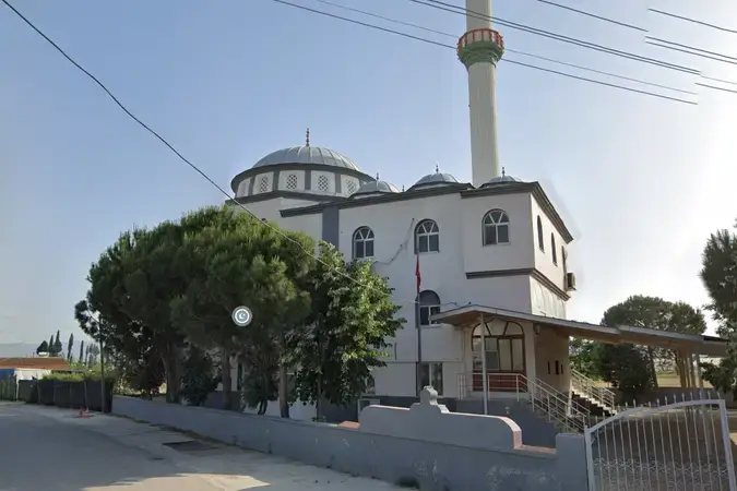 İzmir Menderes Altıntepe Cami kapak görseli