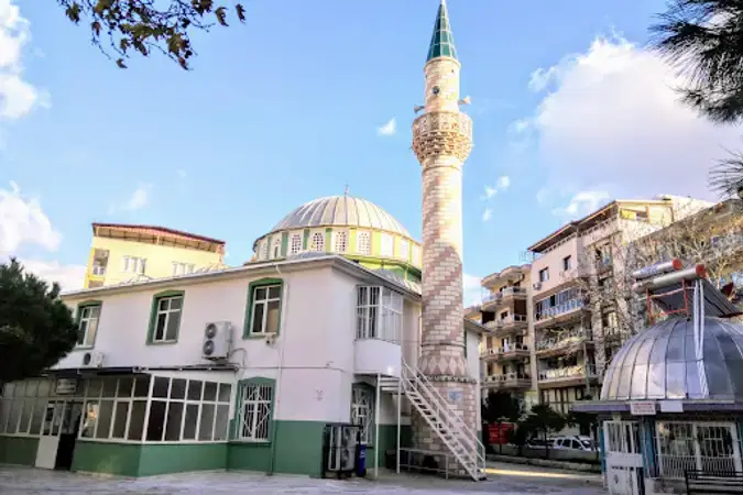 İzmir Menemen Hacıkerimoğlu Buhara Camii kapak görseli