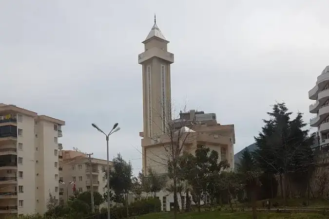 İzmir Narlıdere Ilıca Kutlu Yalvaç Cami kapak görseli